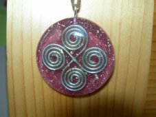 Orgonitový amulet so štvoršpirálou